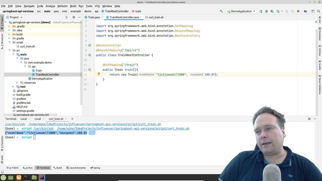 Spring Boot REST API and versioning смотреть онлайн