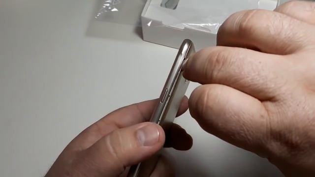 Samsung Galaxy J3 2016 J320H/DS Gold + чехол + защитное стекло в подарок! смотреть онлайн