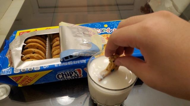 Chips Ahoy! Candy Blasts (Real Chocolate Chip Cookies) Family ? Size! REVIEW! [4K 60FPS] смотреть онлайн