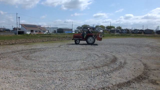 Японский дизельный мини трактор YANMAR FX235