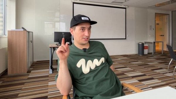 Сэм Альтман собирает триллионы долларов на чипы искусственного интеллекта для OpenAI. Sam Altman, A