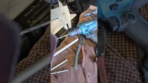 Солярис обломился болт гбц при затяжке ,как выкрутить