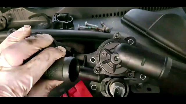 VW GOLF 1.4Tsi CAXA WYMIANA TERMOSTATU. Thermostat Changing