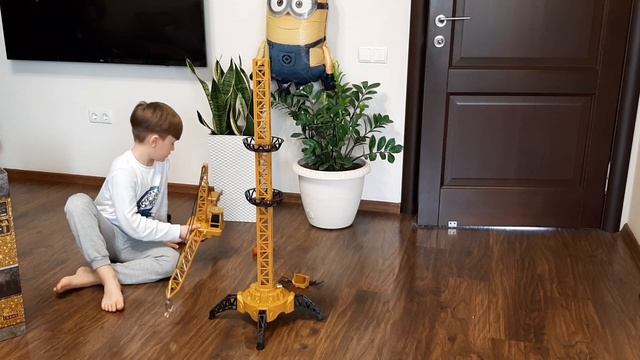 Строительный Кран с пультом управления из магазина Кари Kari смотреть онлайн
