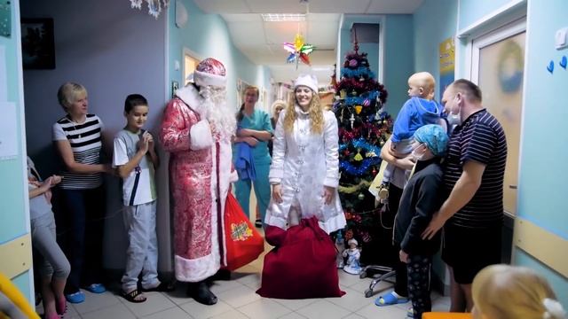 Дед Мороз с оленем прилетел на крышу ДРБ. Новогодний выпуск | Vlog Sasha Today смотреть онлайн