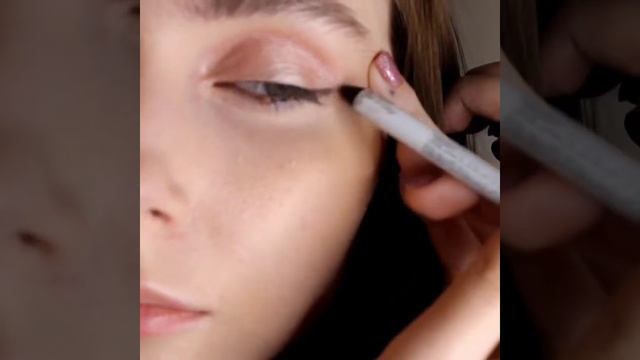 Вечерний макияж с бордовым губами смотреть онлайн