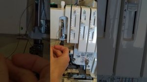 Как настроить оверлок  из 3 нитки в 4 ниточный.How to set up an overlock of  3 threads to  4 thread