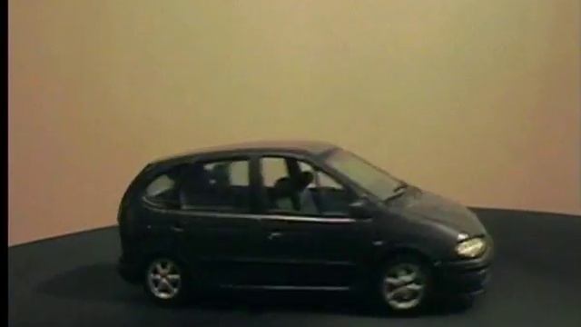 Renault Mégane Scénic Vitesse 1:43 смотреть онлайн
