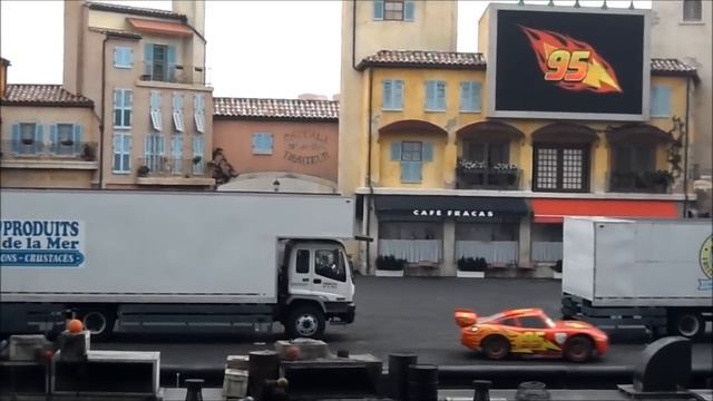 THE WORLDS BEST STUNT CAR SHOW HIGHLIGHTS OF DISNEYS LIGHTS MOTORS ACTION EXTREME STUNT SHOW смотреть онлайн