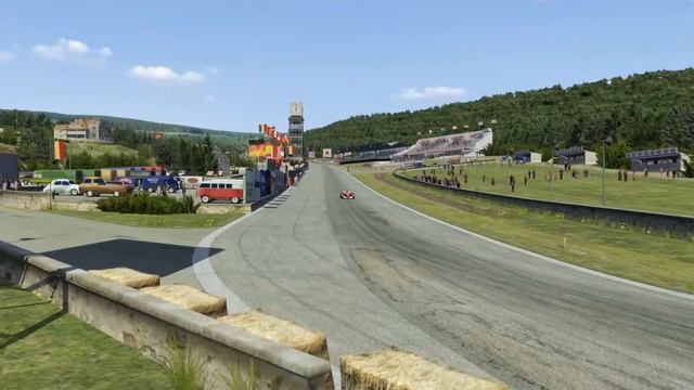 F1 Ferrari F2004 Michael Schumacher vs Bugatti Bolide vs Bugatti Chiron Super Sport 300+ at Old Spa смотреть онлайн