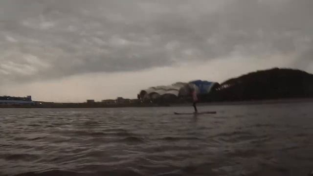катание в каяке с ребенком в штормовое предупреждение смотреть онлайн