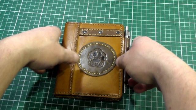 Кожаная Обложка для Блокнота.Шьём Сами.Простой Способ . смотреть онлайн