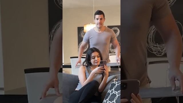 Husband Catches His Wife Cheating With Other Boys on iPhone смотреть онлайн