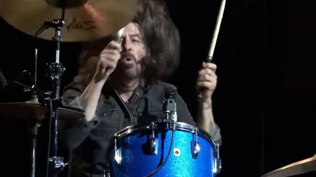 Dave Grohl - Smells Like Teen Spirit - Cover Nirvana смотреть онлайн