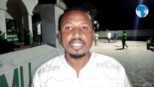 Section of Lamu residents react to extension of curfew Hours смотреть онлайн