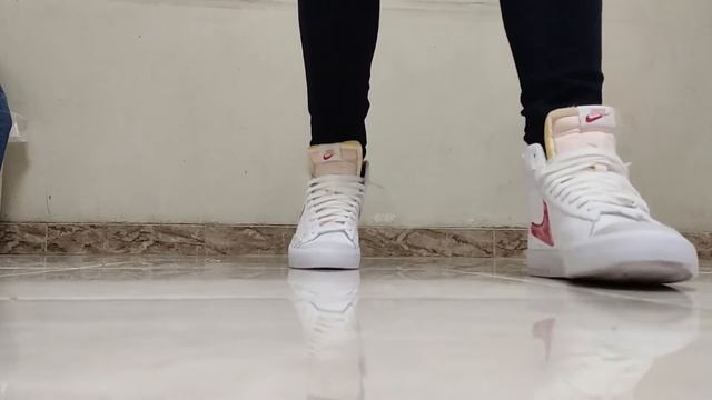 Nike blazer mid vintage 77 sketch white red closer look + on feet смотреть онлайн