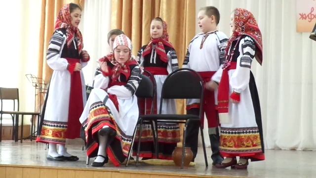 Даша в ансамбле"Журавушка.Песня"Кострома". смотреть онлайн