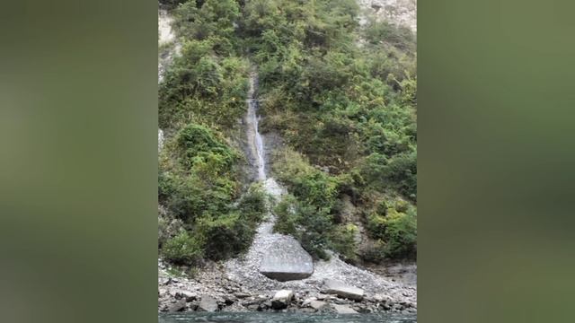 Жить надо для себя, и никогда не оглядывайтесь назад. смотреть онлайн