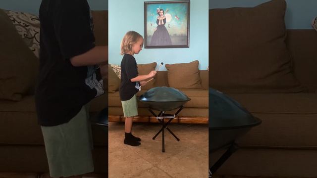 Elliot's First Handpan Drum Song смотреть онлайн
