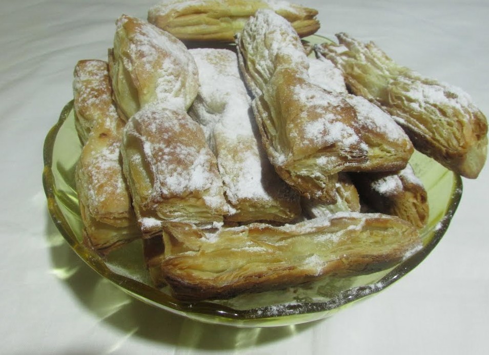 БАНТИКИ ИЗ СЛОЁНОГО ТЕСТА смотреть онлайн