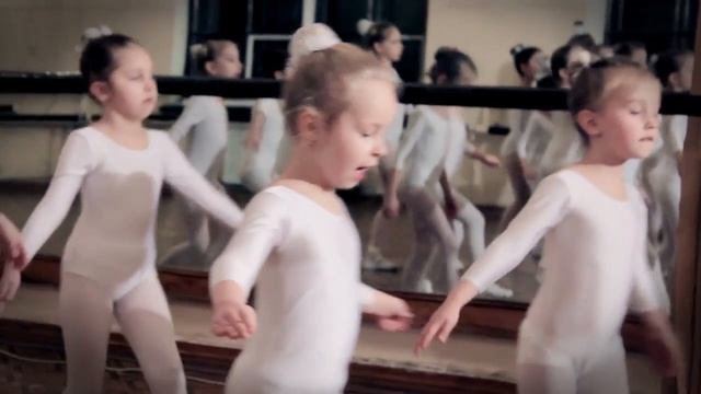 Ансамбль классического танца ,,Белые Лебеди'' г. Макеевка смотреть онлайн