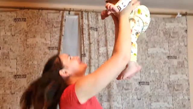 Учимся ходить) Первые шаги нашего малыша!! смотреть онлайн