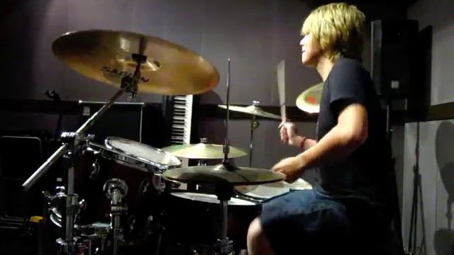 ONE OK ROCK-C.h.a.o.s.m.y.t.h (Drum Cove by LIANG) смотреть онлайн
