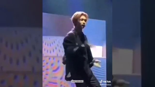 Ли Феликс танцует тренд из Tik Tok смотреть онлайн
