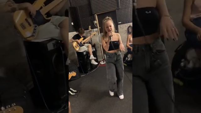 Трансляция Виктории и Анастасии Петрик // 30.08.2021 смотреть онлайн