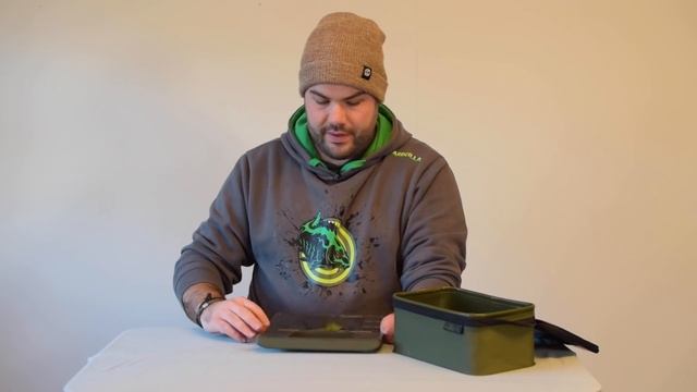Alle Kleinteile kompakt verstaut! Die Korda Compac 150 Tackle Safe Edition im Unboxing смотреть онлайн