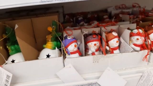 Новогодняя красота в Ашане. У нас легкий снег и неприятность с KFC. смотреть онлайн