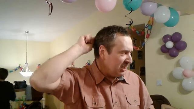 Восстанавливает волосы на голове. смотреть онлайн