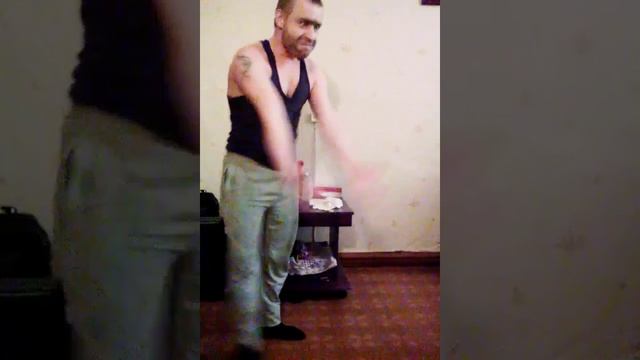 Танцы папы, смотреть всем! ахаха смотреть онлайн