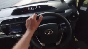 Тойота Аква гибрид , 2018 год выпуска.