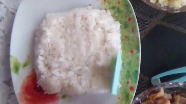 салат "Норвежский роман"с копченой селедкой и рисом #салаткпразднику смотреть онлайн