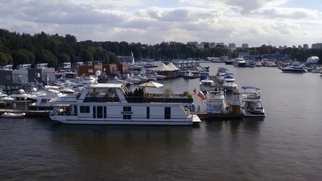 Аренда Housboat в Москве смотреть онлайн