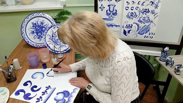 Занятие №11 на тему: «Голубые цветы гжели». Гуашь, лист А-3, орнамент в круге. смотреть онлайн