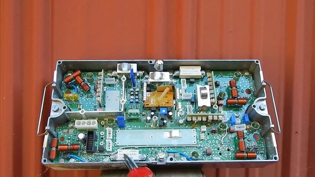 What's Inside a Cable Line Amplifier? смотреть онлайн