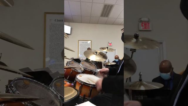 Offertory - Brian Kell plays drums in church 042422 смотреть онлайн
