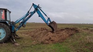 копаем,экскаватор ЮМЗ,первый выезд