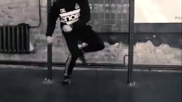 Часовой танец Виктора Блуда смотреть онлайн