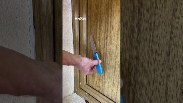 Ремонт дверей. Пластиковая балконная дверь с продуванием. Петлевой прижим. Оконные Трагедии - 81. смотреть онлайн