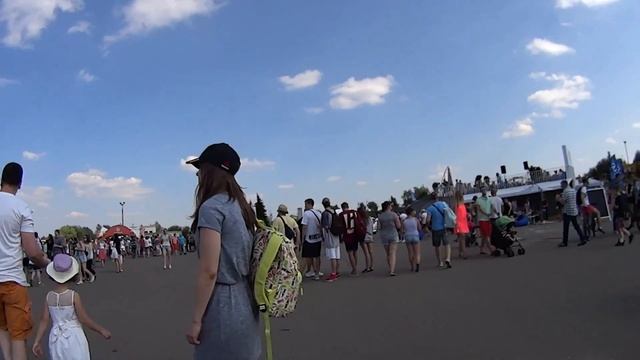 REDBULL FlugTag. РЕНО TWEEZY. Гигантские улитки. Тусовка на даче. смотреть онлайн
