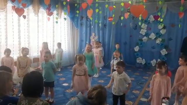 Мамочка мама @ Аня и Лена Ярановы смотреть онлайн