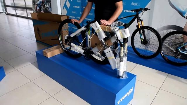 Распаковка велосипеда Trinx Х1 смотреть онлайн