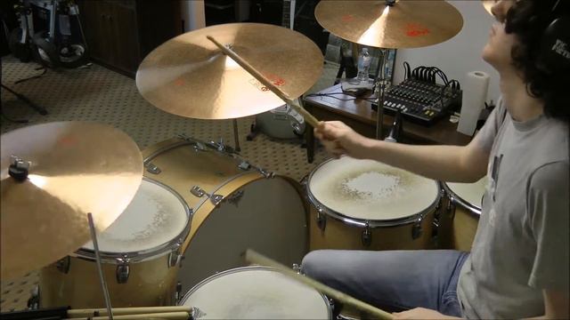 Children of the Grave (Black Sabbath) - Drum Cover - Ludwig Classic Maple Kit смотреть онлайн