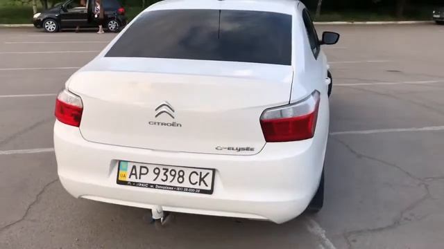 Ситроен С-Елизе.