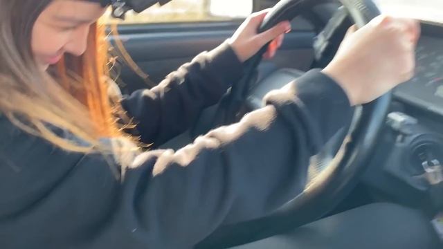 СОЖГЛА СЦЕПЛЕНИЕ НА МЕХАНИКЕ / ДЕСЯТОЧКА ЖИВИ! смотреть онлайн
