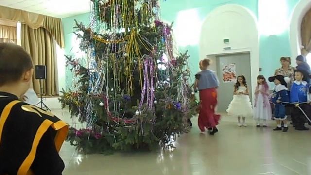 Бабки-ёжки прокрались на утренник. смотреть онлайн
