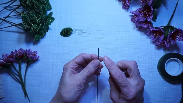 Цветы из бисера. Азалия из бисера часть 2. смотреть онлайн